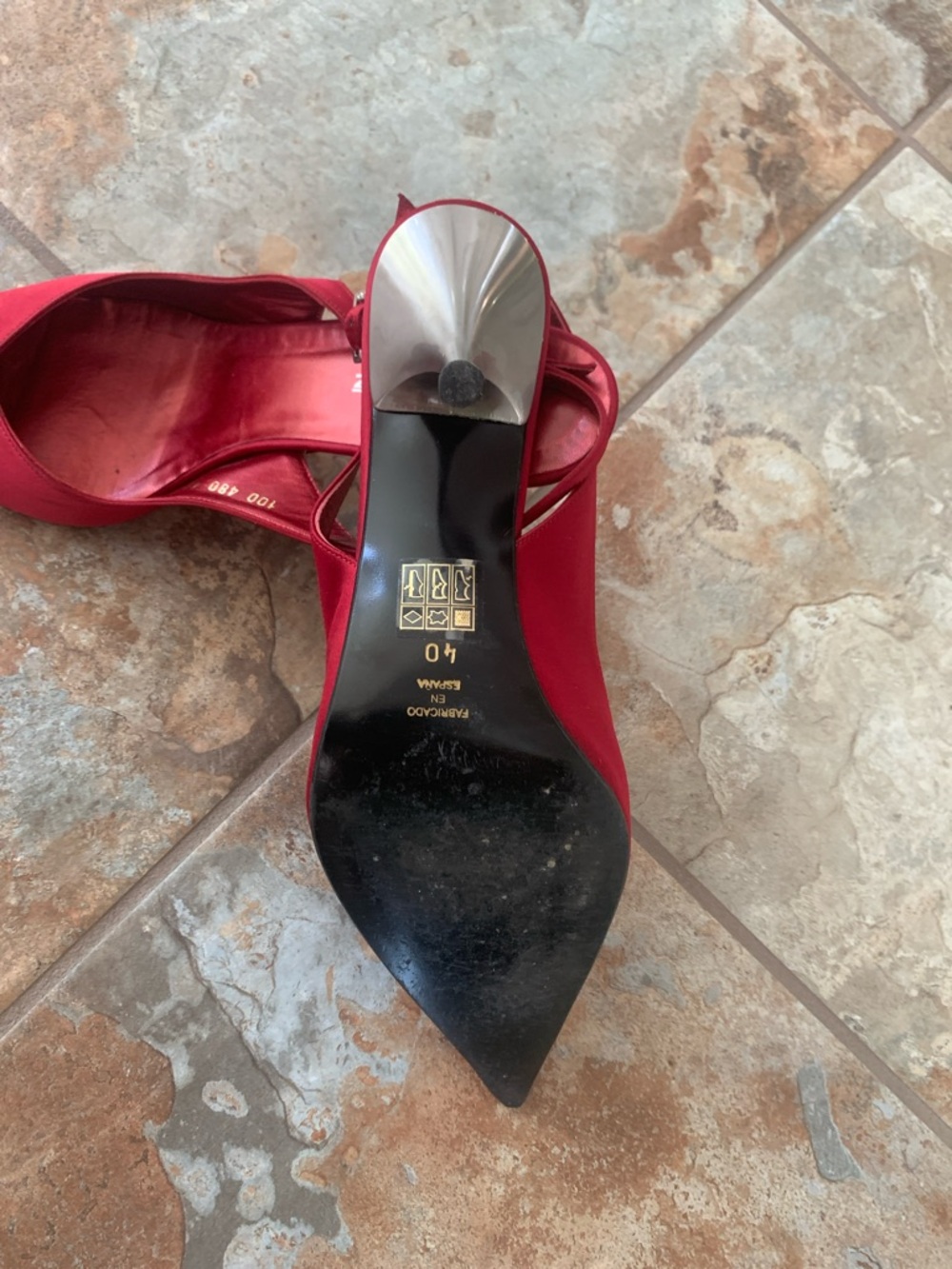 Rose Red Pointed Slingback Heels - Picture 5 of 5